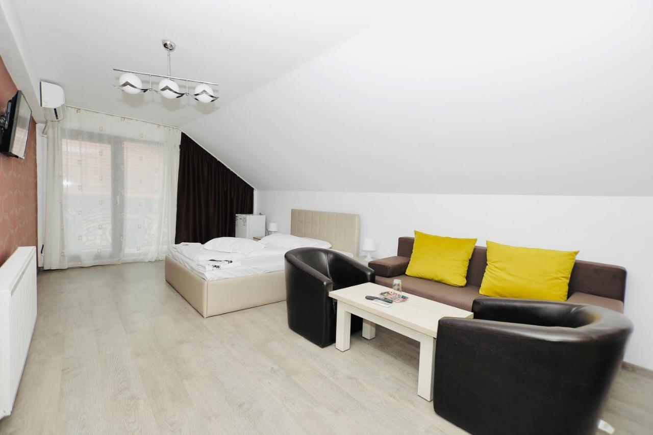Отель Casa Golopenta Бэиле-Еркулане Экстерьер фото